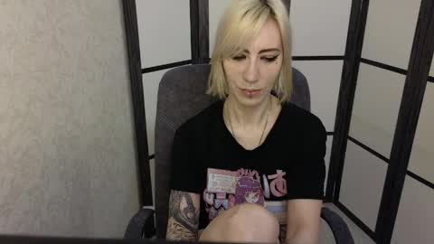 Snapshot of black_orchides chatting on 04/04/26, 08:23 Emily online show from 04/04/26, 08:23