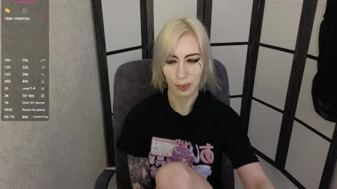 Snapshot of black_orchides chatting on 04/10/26, 08:30 Emily online show from 04/10/26, 08:30