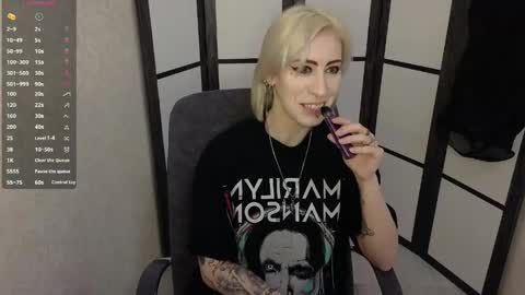 Snapshot of black_orchides chatting on 04/11/26, 08:40 Emily online show from 04/11/26, 08:40