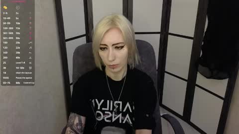 Snapshot of black_orchides chatting on 04/12/26, 08:41 Emily online show from 04/12/26, 08:41