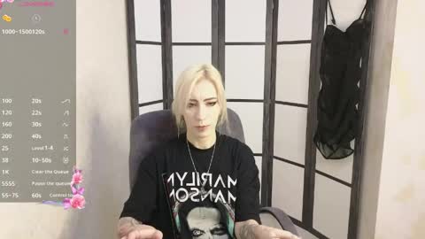 Snapshot of black_orchides chatting on 04/19/26, 08:24 Emily online show from 04/19/26, 08:24