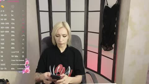 Snapshot of black_orchides chatting on 04/23/26, 12:29 Emily online show from 04/23/26, 12:29