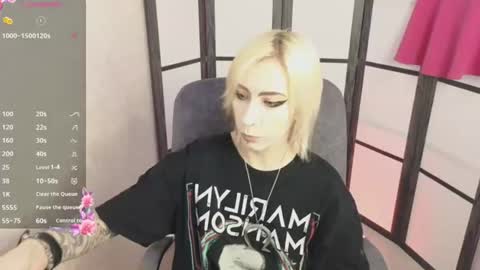 Snapshot of black_orchides chatting on 06/13/26, 08:23 Emily online show from 06/13/26, 08:23