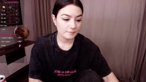 Mon Mon online show from 10/19/25, 02:45