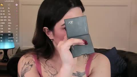 Snapshot of black_pant3r chatting on 03/05/26, 02:51 Mon Mon online show from 03/05/26, 02:51