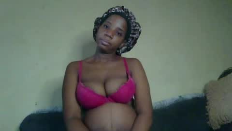 Snapshot of black_queen0111254 chatting on 04/20/26, 08:28 Blackqueen online show from 04/20/26, 08:28