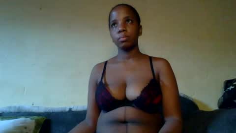 Snapshot of black_queen0111254 chatting on 07/20/26, 12:40 Blackqueen online show from 07/20/26, 12:40