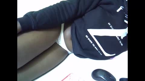 Snapshot of black_queen9 chatting on 11/05/25, 11:16 noel online show from 11/05/25, 11:16