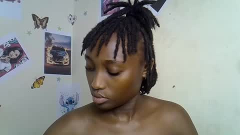 Snapshot of black_rosey chatting on 02/16/26, 10:00 veraa online show from 02/16/26, 10:00