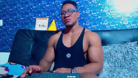 Snapshot of black_seus85 chatting on 11/07/25, 03:56 duglas online show from 11/07/25, 03:56