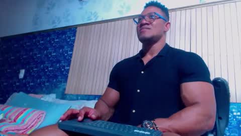 Snapshot of black_seus85 chatting on 02/28/26, 05:47 duglas online show from 02/28/26, 05:47