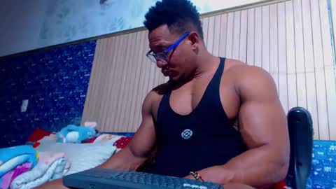 Snapshot of black_seus85 chatting on 03/07/26, 11:13 duglas online show from 03/07/26, 11:13