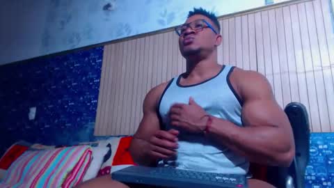 Snapshot of black_seus85 chatting on 04/01/26, 06:49 duglas online show from 04/01/26, 06:49