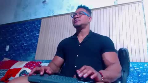 Snapshot of black_seus85 chatting on 04/05/26, 08:39 duglas online show from 04/05/26, 08:39