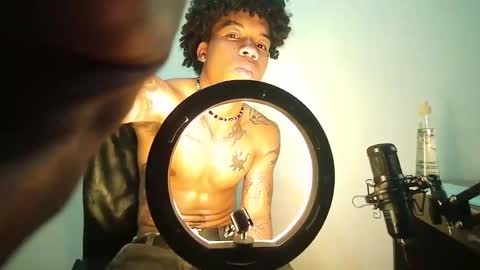 Snapshot of black_tentationx chatting on 01/28/25, 03:25 black_tentationx online show from 01/28/25, 03:25