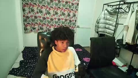 Snapshot of black_tentationx chatting on 02/03/25, 04:57 black_tentationx online show from 02/03/25, 04:57