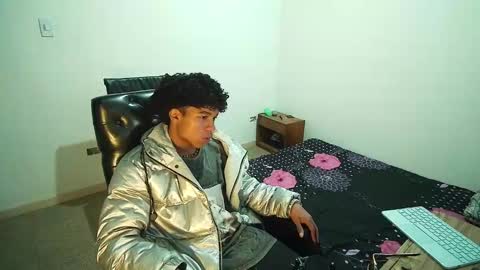 Snapshot of black_tentationx chatting on 02/04/25, 05:21 black_tentationx online show from 02/04/25, 05:21