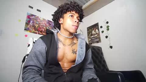 Snapshot of black_tentationx chatting on 02/19/25, 08:12 black_tentationx online show from 02/19/25, 08:12