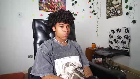 Snapshot of black_tentationx chatting on 02/21/25, 04:18 black_tentationx online show from 02/21/25, 04:18