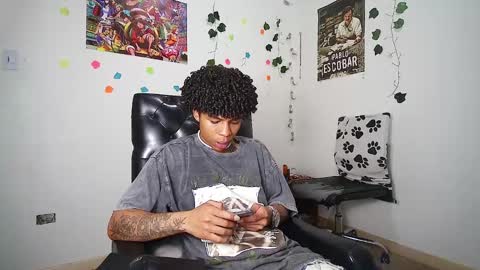 Snapshot of black_tentationx chatting on 02/24/25, 04:38 black_tentationx online show from 02/24/25, 04:38