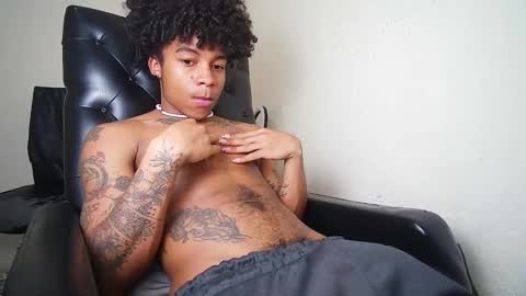 Snapshot of black_tentationx chatting on 03/01/25, 05:52 black_tentationx online show from 03/01/25, 05:52