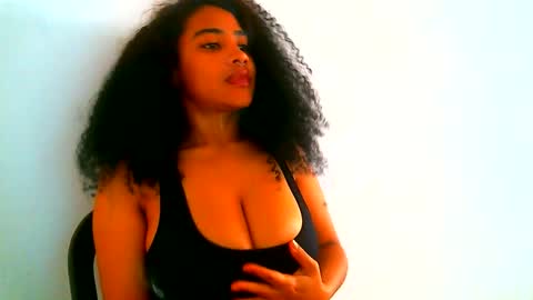 Snapshot of blackandwhitesex0123 chatting on 03/15/26, 01:17 blackandwhitesex0123 online show from 03/15/26, 01:17