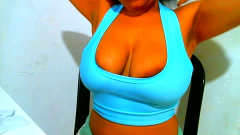 Snapshot of blackandwhitesex0123 chatting on 03/25/26, 02:28 blackandwhitesex0123 online show from 03/25/26, 02:28