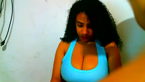 Snapshot of blackandwhitesex0123 chatting on 03/30/26, 02:45 blackandwhitesex0123 online show from 03/30/26, 02:45