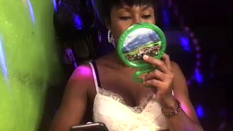 Crystal online show from 01/12/25, 01:37