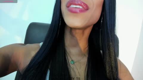 Nina online show from 01/04/25, 09:20