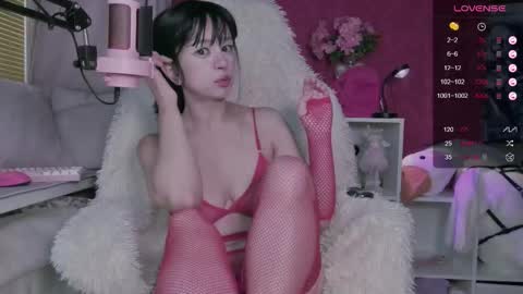 Snapshot of blackberrybae chatting on 10/06/25, 03:15 Berry online show from 10/06/25, 03:15