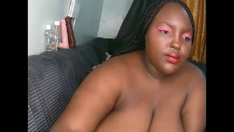 Snapshot of blackbigboobys chatting on 04/02/26, 04:43 candy online show from 04/02/26, 04:43