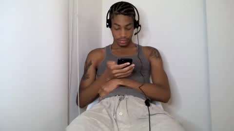 Snapshot of blackbulltitus chatting on 10/02/25, 02:40 BlackBullTitus online show from 10/02/25, 02:40