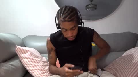 Snapshot of blackbulltitus chatting on 10/06/25, 10:18 BlackBullTitus online show from 10/06/25, 10:18