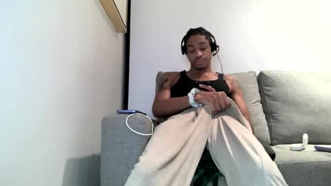 Snapshot of blackbulltitus chatting on 03/25/26, 04:18 BlackBullTitus online show from 03/25/26, 04:18