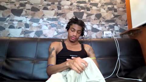 Snapshot of blackbulltitus chatting on 04/23/26, 04:35 BlackBullTitus online show from 04/23/26, 04:35