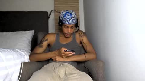 Snapshot of blackbulltitus chatting on 04/28/26, 04:39 BlackBullTitus online show from 04/28/26, 04:39