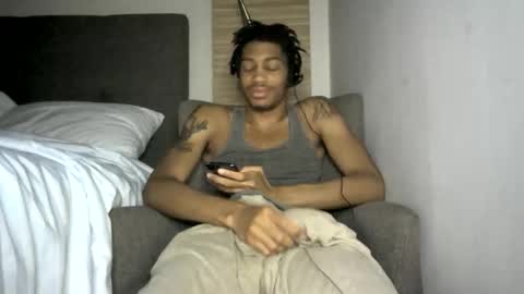 Snapshot of blackbulltitus chatting on 05/13/26, 04:43 BlackBullTitus online show from 05/13/26, 04:43