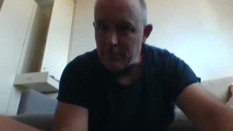 Snapshot of blackdog71 chatting on 01/11/25, 10:40 blackdog71 online show from 01/11/25, 10:40
