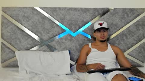 Snapshot of blackdreams1__ chatting on 01/08/25, 11:30 Black Dreams online show from 01/08/25, 11:30