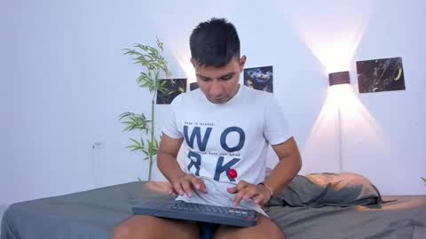 Snapshot of blacke1 chatting on 02/07/26, 02:04 blacke online show from 02/07/26, 02:04