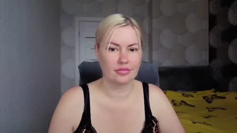 Snapshot of blackeyes11 chatting on 08/09/26, 04:06 blackeyes11 online show from 08/09/26, 04:06