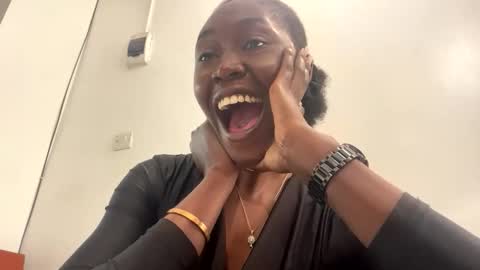 Snapshot of blackfairy01 chatting on 12/18/25, 10:10 blackfairy01 online show from 12/18/25, 10:10