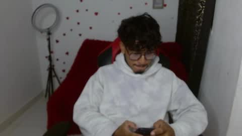 Snapshot of blackfox_desire chatting on 05/05/26, 06:27 mateo online show from 05/05/26, 06:27