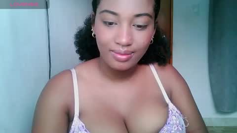 Snapshot of blackitybae chatting on 08/08/26, 01:02 Shophie White online show from 08/08/26, 01:02