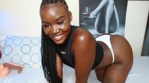 Smiley sylivia online show from 10/22/25, 04:46