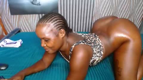 Snapshot of blackmellanin_ chatting on 04/14/26, 01:33 Smiley sylivia online show from 04/14/26, 01:33