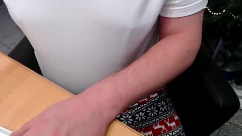 Snapshot of blackmusic chatting on 12/29/24, 01:13 blackmusic online show from 12/29/24, 01:13