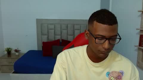 Snapshot of blackpanterhot1 chatting on 10/11/25, 05:17 Black panter online show from 10/11/25, 05:17