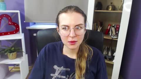 Z O E Y online show from 01/03/25, 09:15